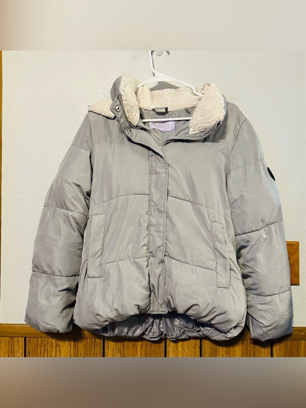 Madden Girl size SMALL puffer jacket kid